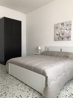 Matrimoniale chiara-armadio